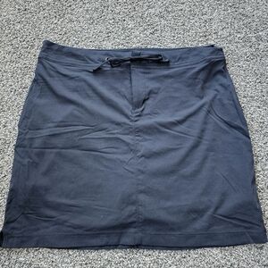 Like New, Columbia Women's Black Golf Skort, Size 12